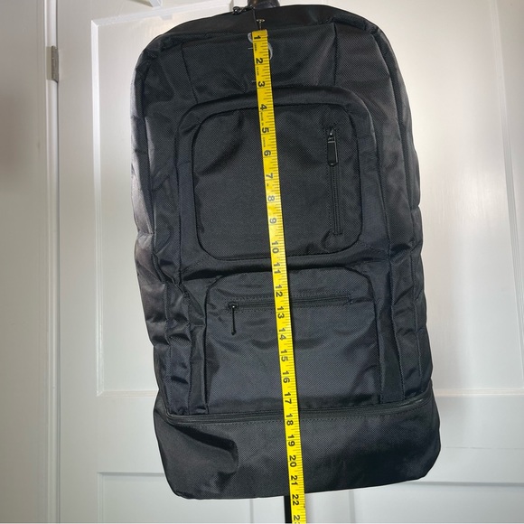 Sole Premise Backpack For Shoes, Clothes, Laptop And Camera NWOT - Picture 5 of 13